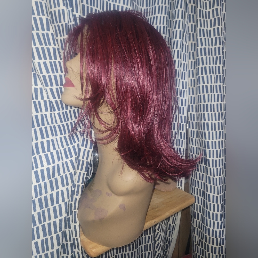 99j Shoulder length with layers